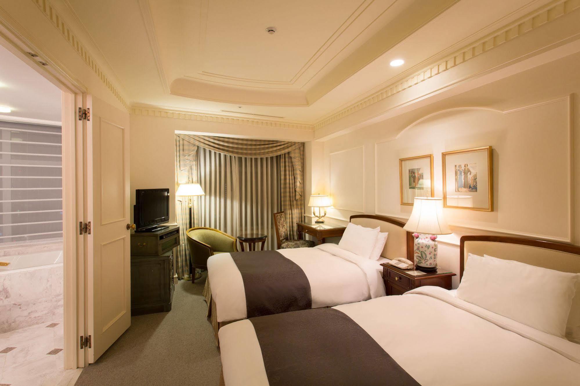 Hotel The Manhattan Chiba Esterno foto