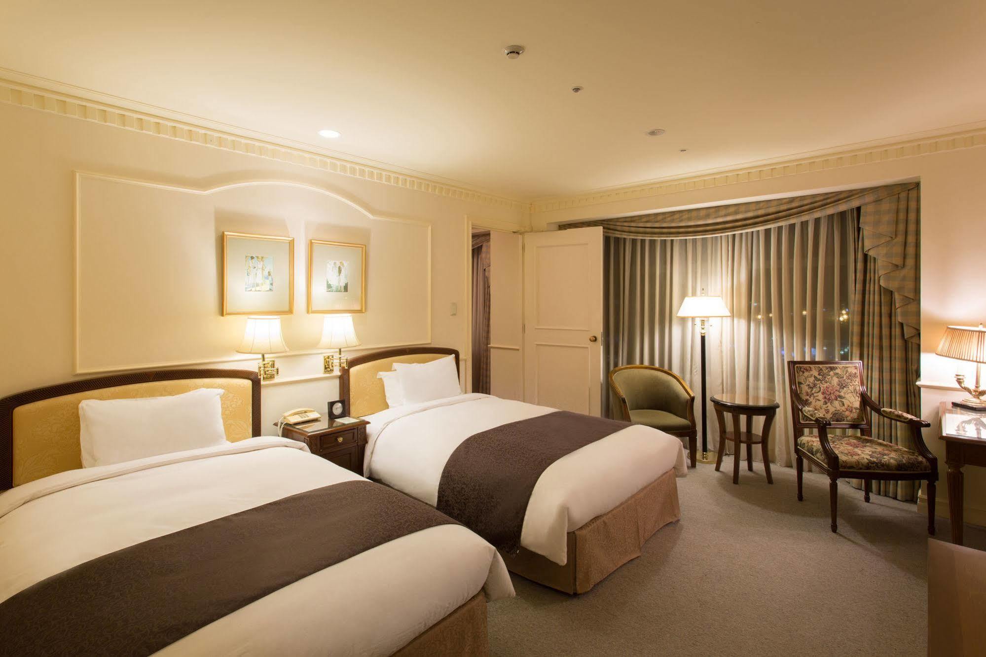 Hotel The Manhattan Chiba Esterno foto